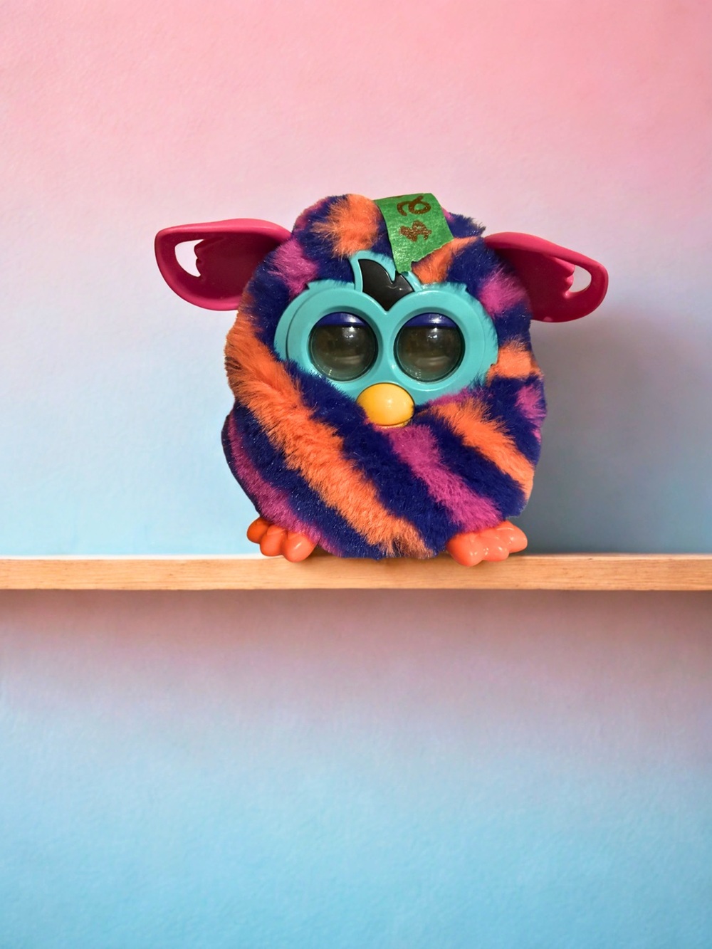 2012 Furby! Clean, and working condition 💜🖤💜